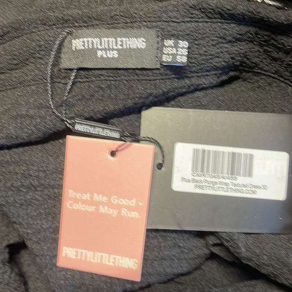 Prettylittlething black dress 
Plus size with tags - Picture 7 of 8